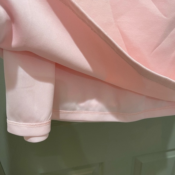 Lulu’s pink One shoulder dress NWT Medium it’s a light pink good material. - Picture 5 of 10